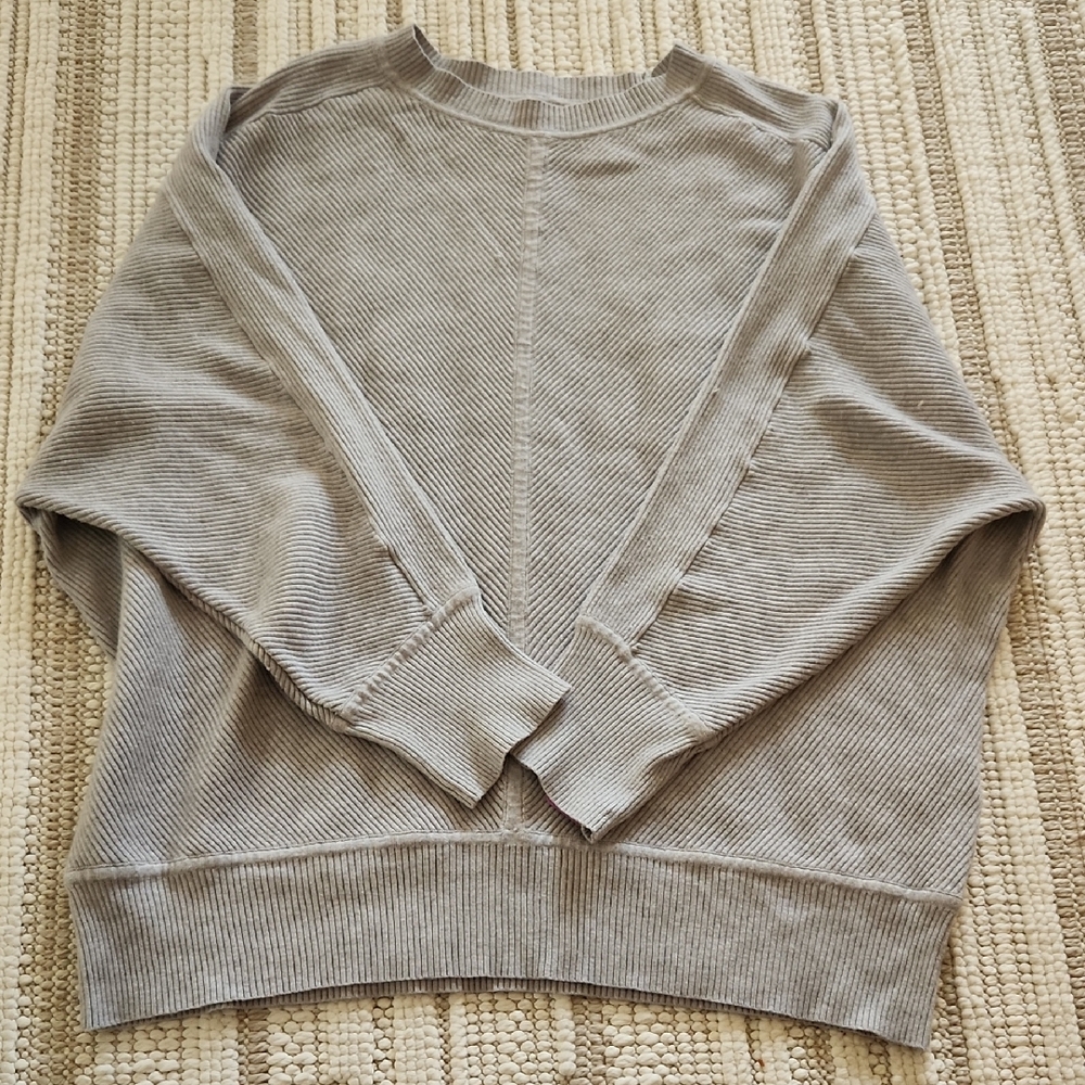 Elegant Women's Ribbed Crew Neck Sweater